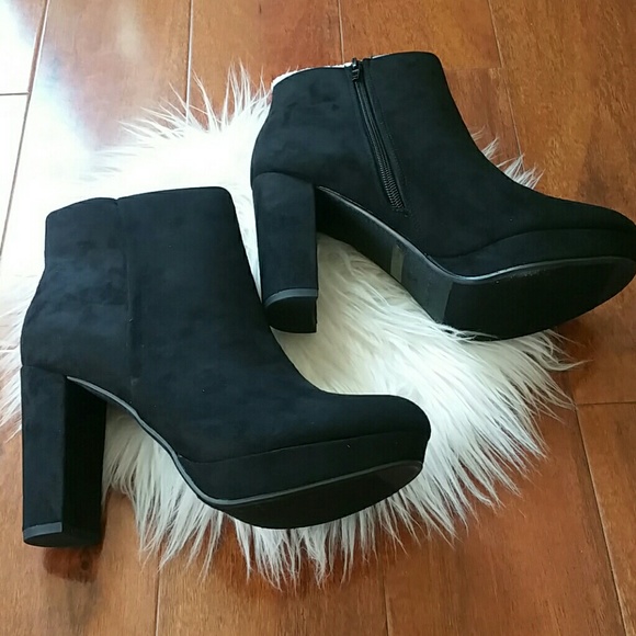 Boot - Picture 2 of 5